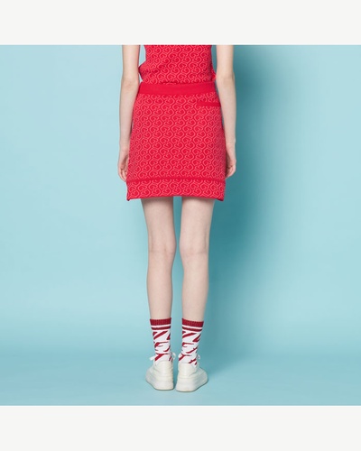 サーモンピンク