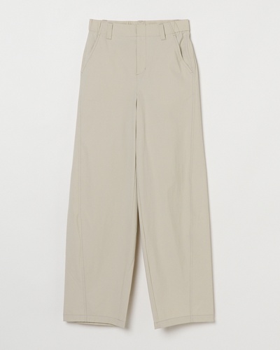 ライトベージュ