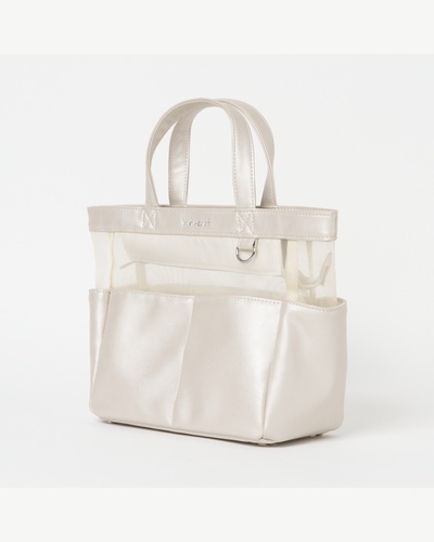 ライトベージュ