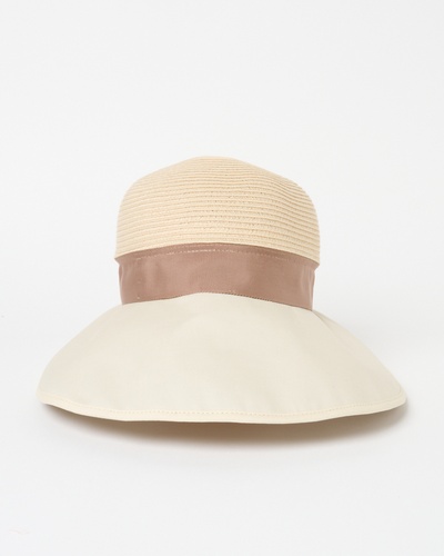 ライトベージュ