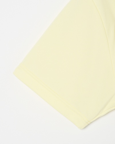 ライトイエロー