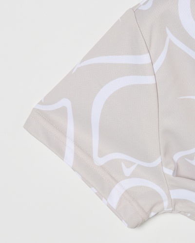 ライトベージュ