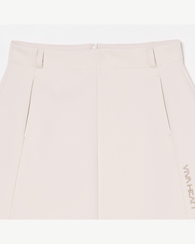 ライトベージュ