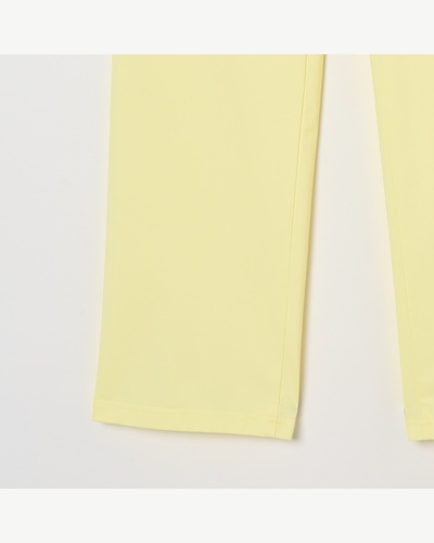 ライトイエロー