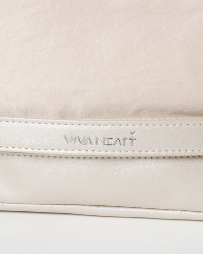 ライトベージュ