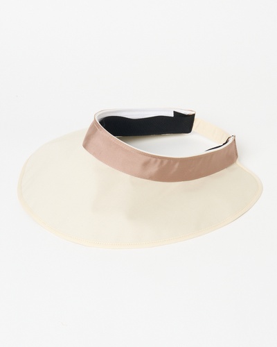 ライトベージュ