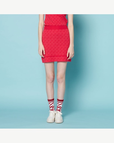 サーモンピンク