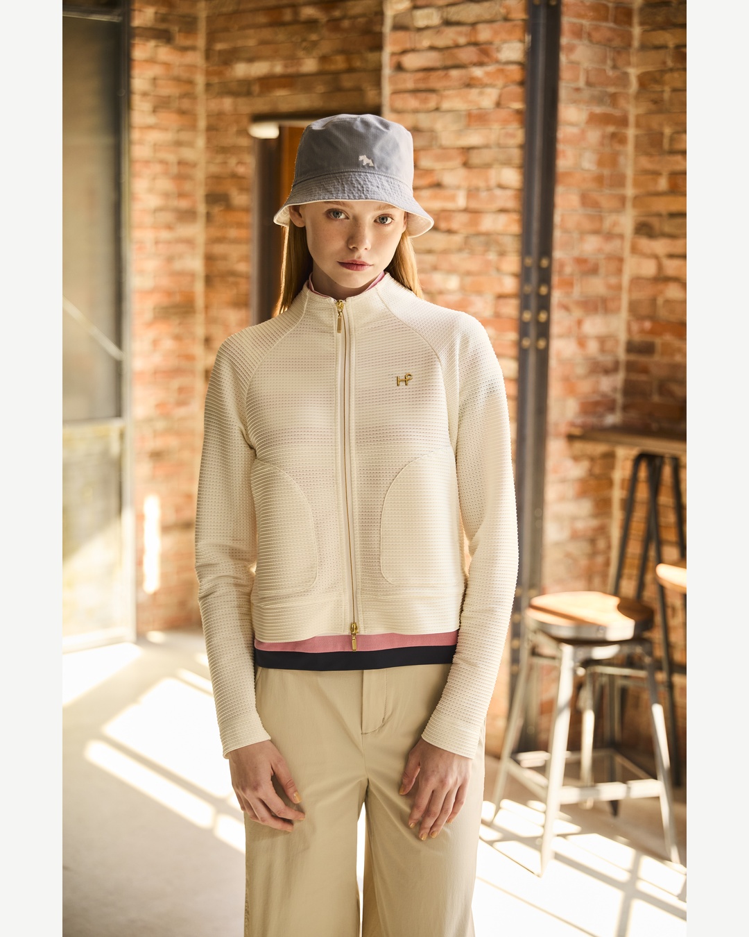 Heal Creek（ヒールクリーク）レースドットジャガードフルジップブルゾン