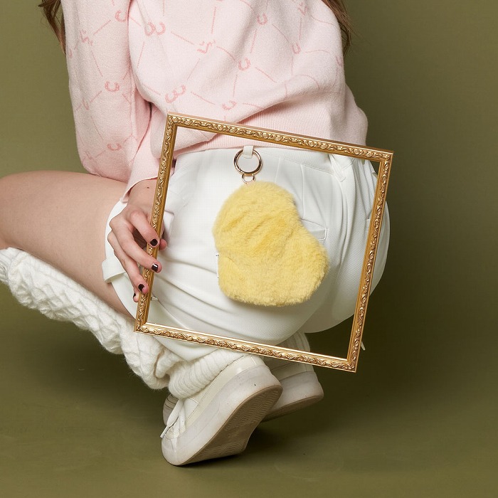 VIVA HEART（ビバハート）ハート型ファーボールポーチ